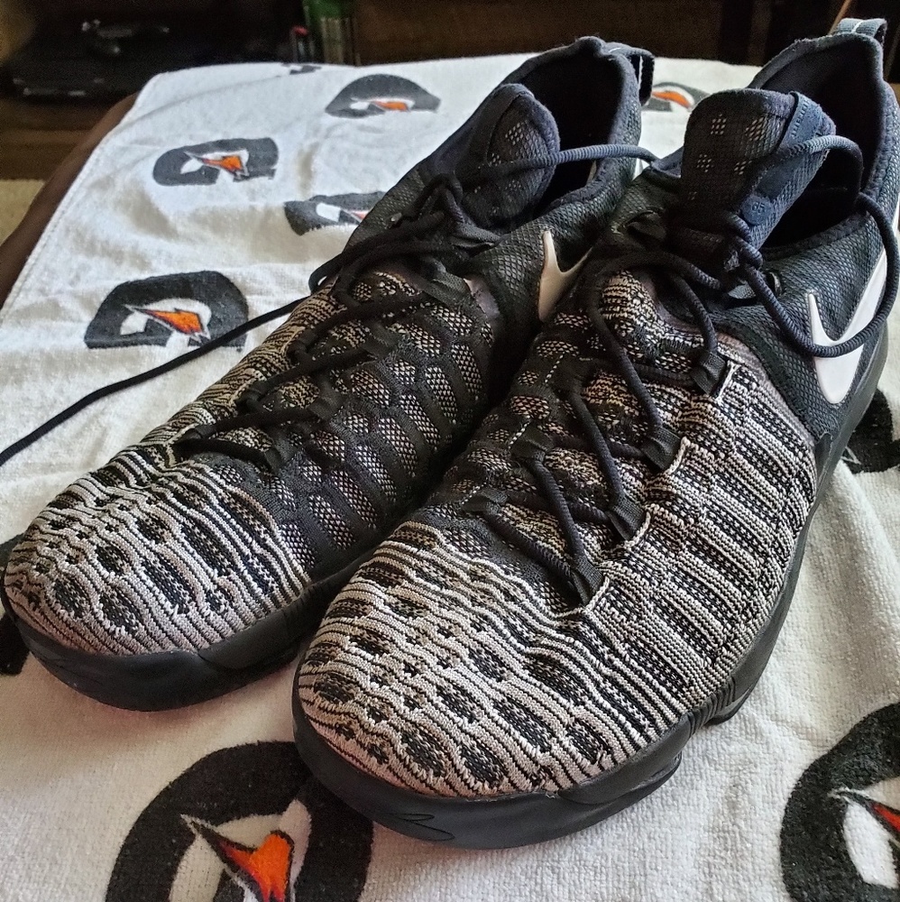 Nike KD 9 mic drops